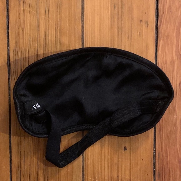 Silk Galaxy print sleep mask - Picture 2 of 2